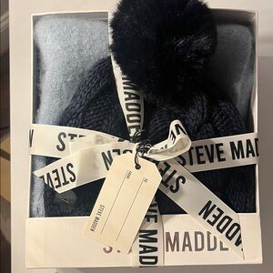 Steve Madden Black and Light Blue/Gray Knit Hat and Scarf Set
